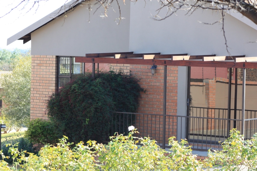 2 Bedroom Property for Sale in Langenhovenpark Free State